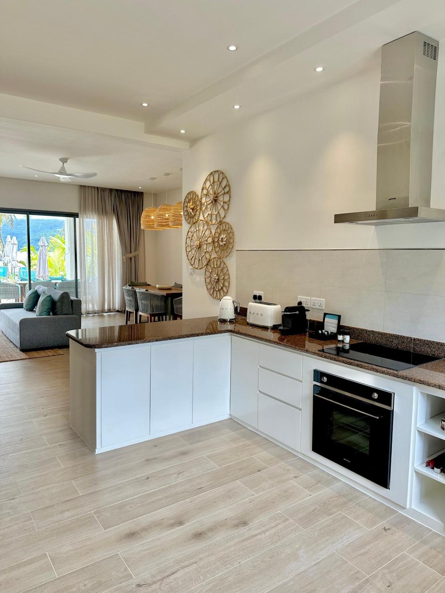 Pineapple Beach Villas Baie Lazare  Екстер'єр фото
