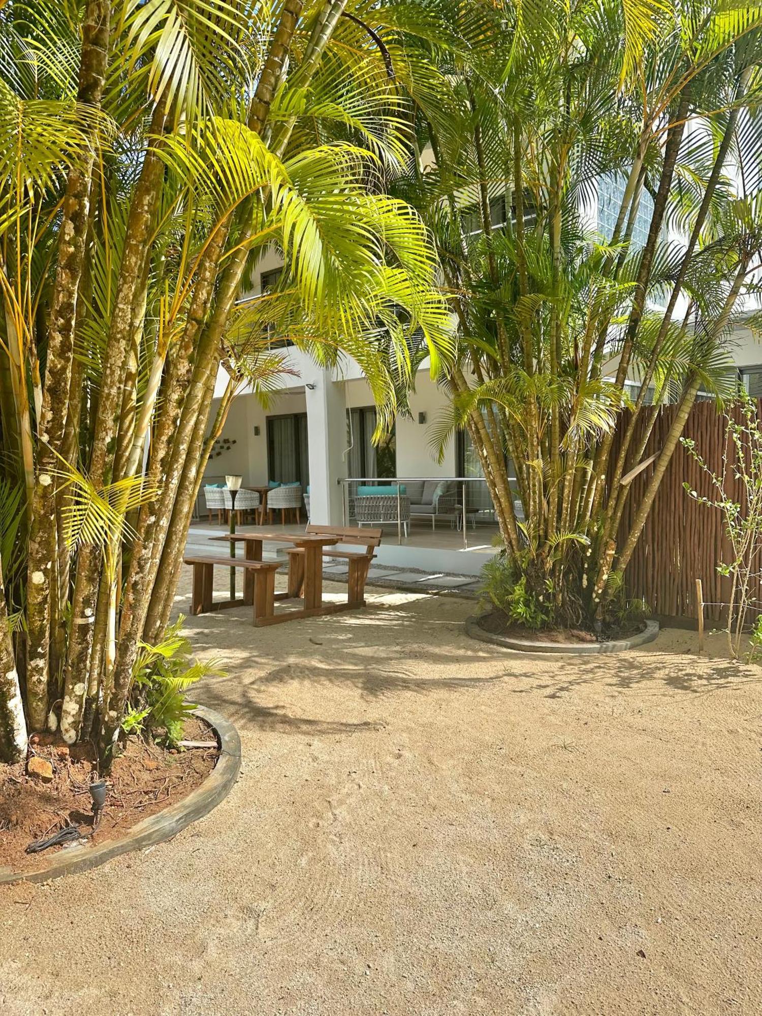 Pineapple Beach Villas Baie Lazare  Екстер'єр фото