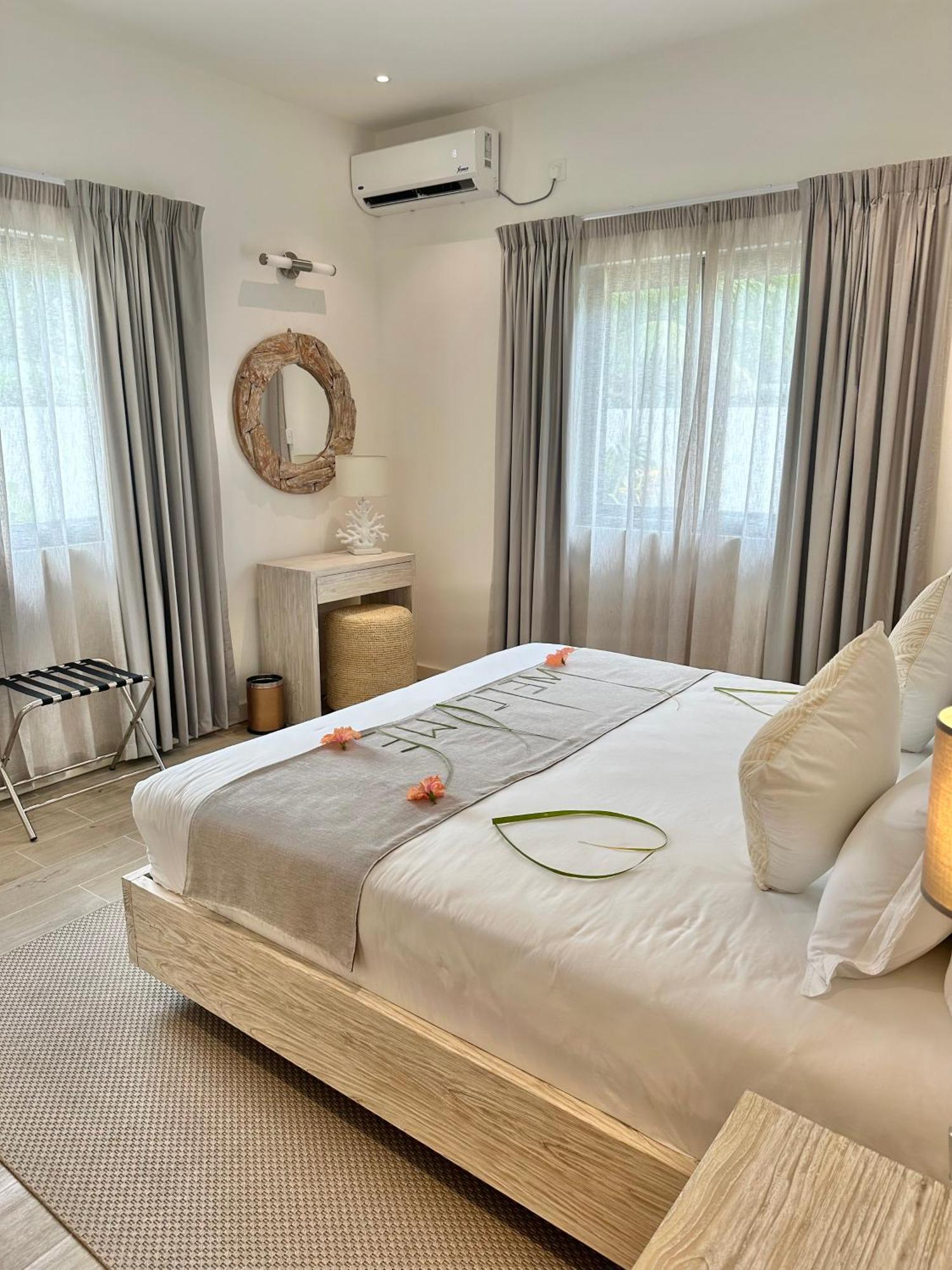 Pineapple Beach Villas Baie Lazare  Екстер'єр фото