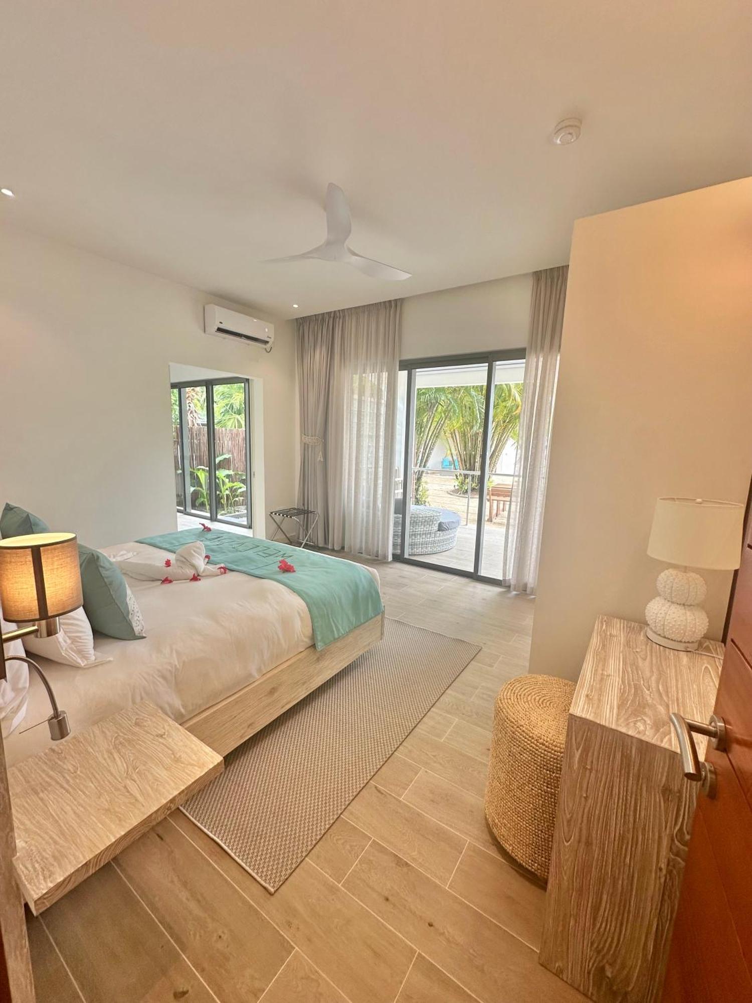 Pineapple Beach Villas Baie Lazare  Екстер'єр фото